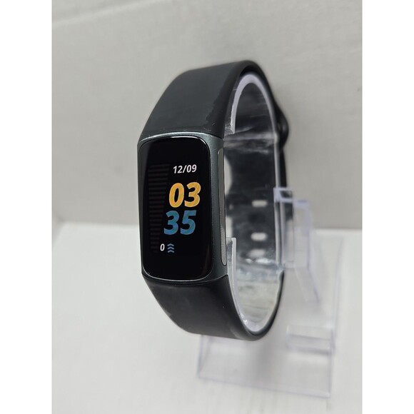 Fitbit Charge 5 Fitness Tracker GPS SpO2 Sleep Monitor Activity W/ Charger Watch - Picture 2 of 14